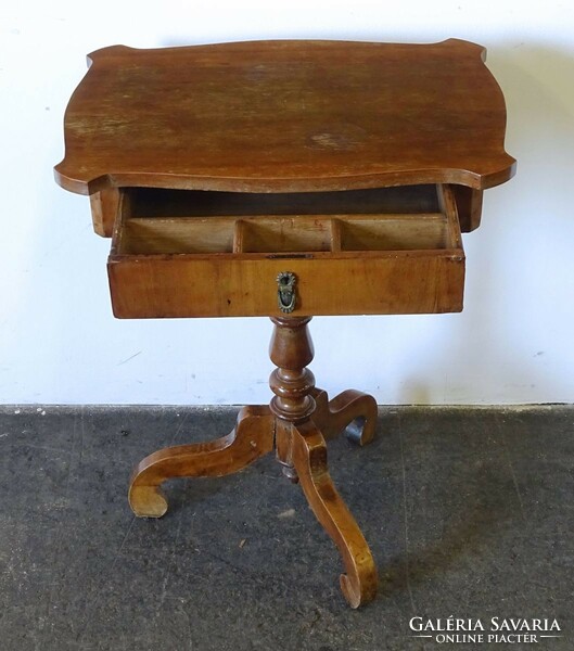 1R253 antique three-legged biedermeier sewing table folding table