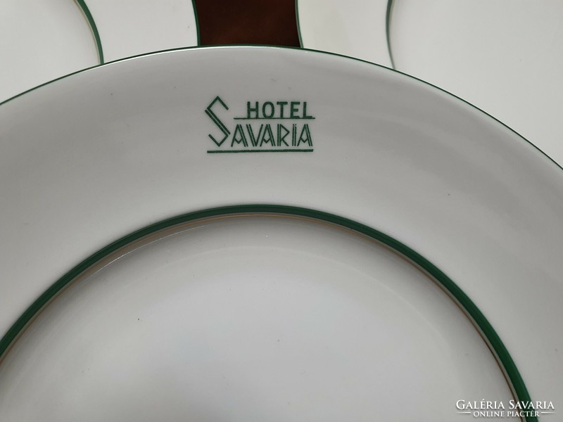 Herendi zöld csíkos mélytányér "Savaria Hotel" felirattal.