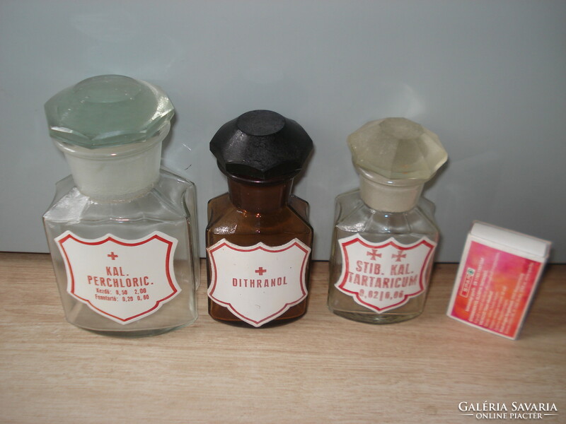 For sale: 5 pharmacy apothecary jars and apothecary bottles together
