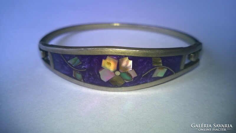 Silver-colored duck bracelet with enamel decoration and mother-of-pearl inlay, excellent closure