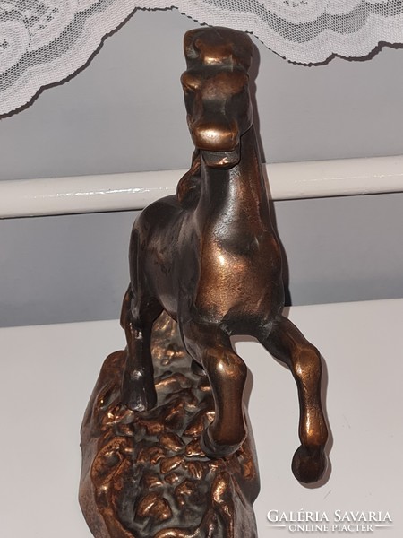 Horse statue for sale