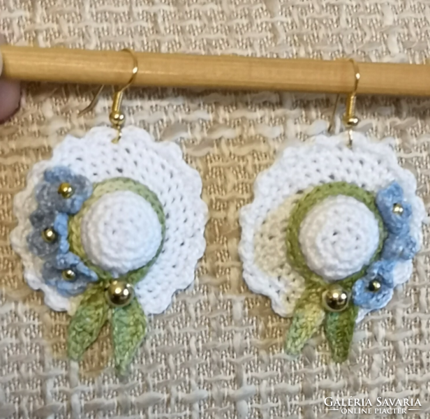 Summer charm - earrings made with microcrochet white