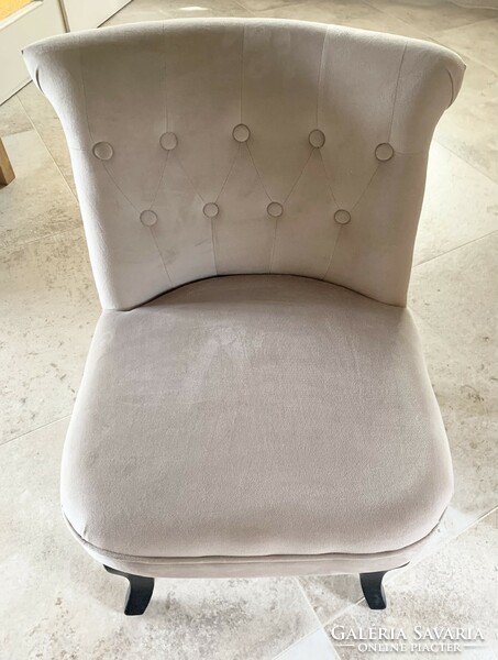 Decorative armchair for sale in beautiful, new condition