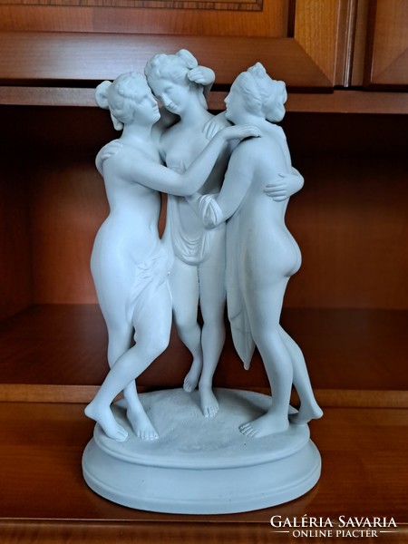 Three Graces statue