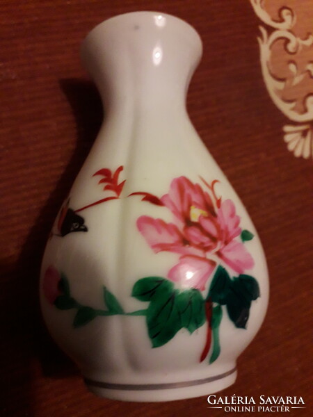 Porcelain bird-painted small Chinese vase 8x6cm. Flawless