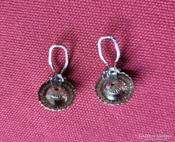 Pearl metal earring clip