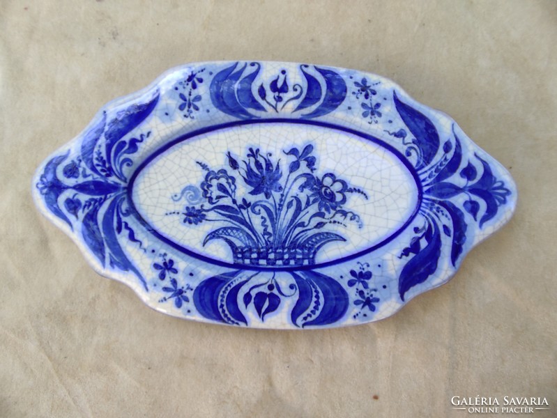 Old earthenware for lovers of blue and white