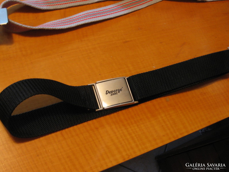 Devergo woven belt with metal buckle