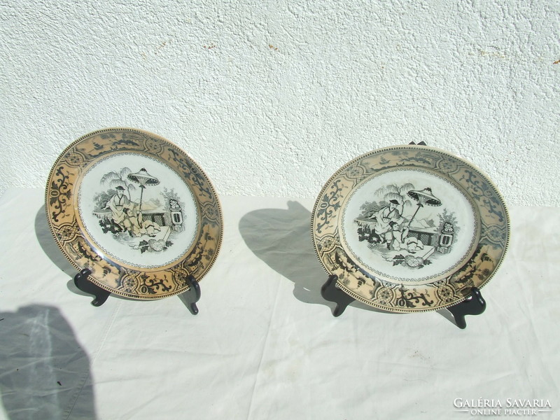 Two decorative plates with holder