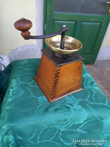 Biedermeier coffee grinder