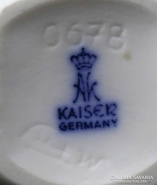 1R258 Biszkvit M. Frey Kaiser hófehér porcelán design váza 14 cm