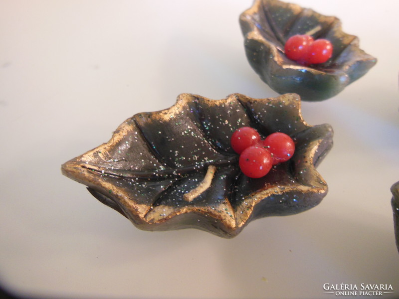 Candle - 4 pcs - 9 x 5 x 2.5 cm - special - holly shaped - Austrian - flawless