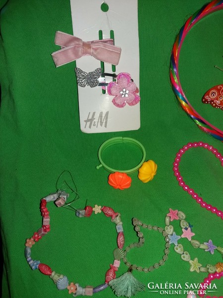 A very super girly teenage bizzu package with a quality mitron quartz watch as shown in the pictures
