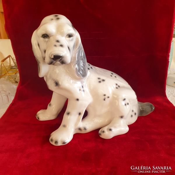 Nagy méretű porcelán kutya szobor