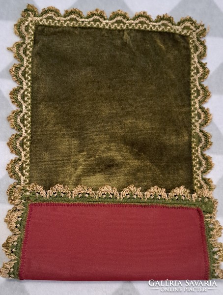 Old velvet tablecloth (m4689)