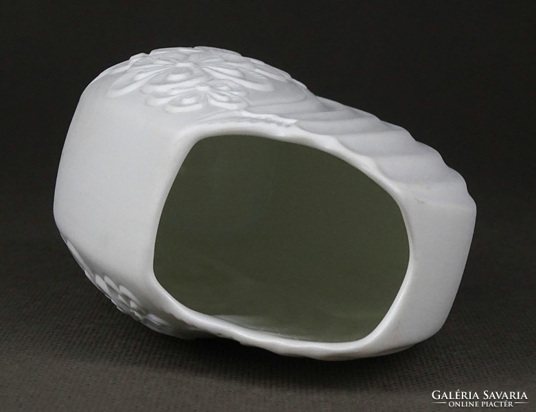1R258 Biszkvit M. Frey Kaiser hófehér porcelán design váza 14 cm
