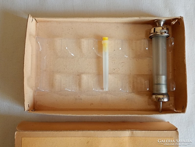 Syringe 5ml glass injecta retro in original box gdr
