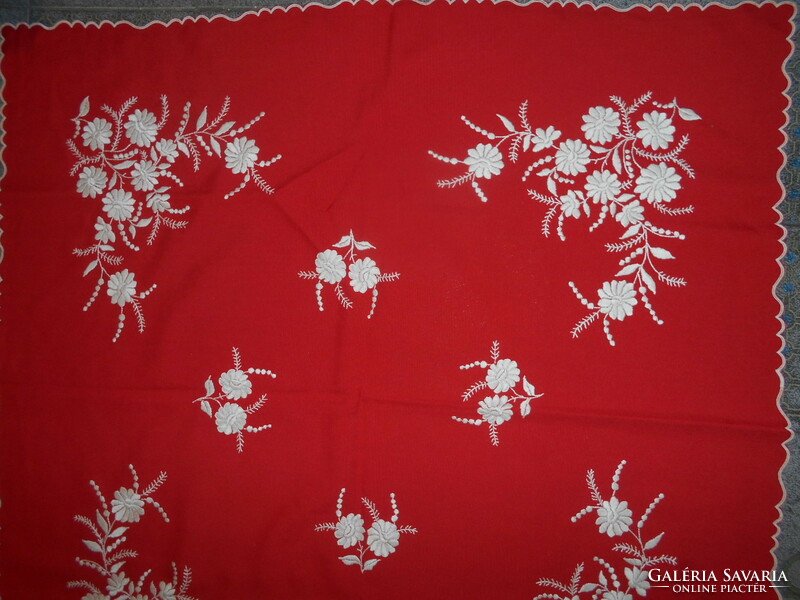 +Embroidered tablecloth - beautiful professional handwork, not faded, not worn.