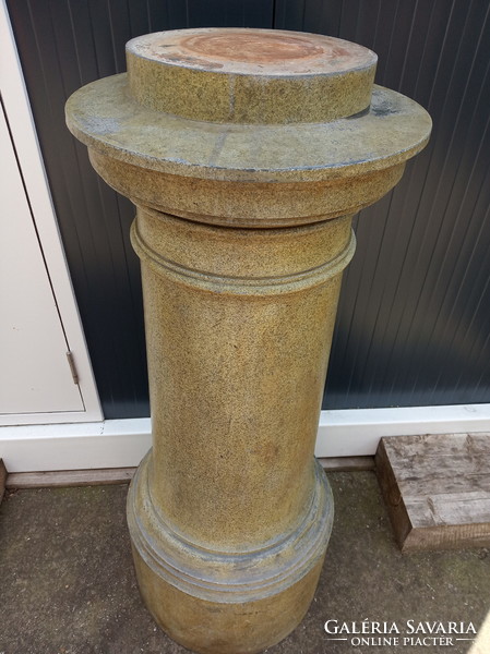 Rarity: Schlick-type metal pedestal?, Plinth part ?...