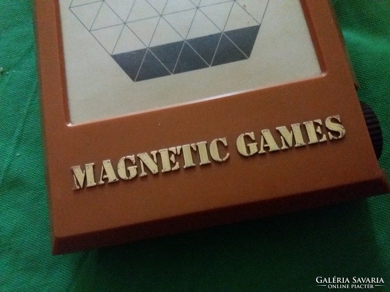 Old plastic drawer box mannequin game logical board game according to the pictures