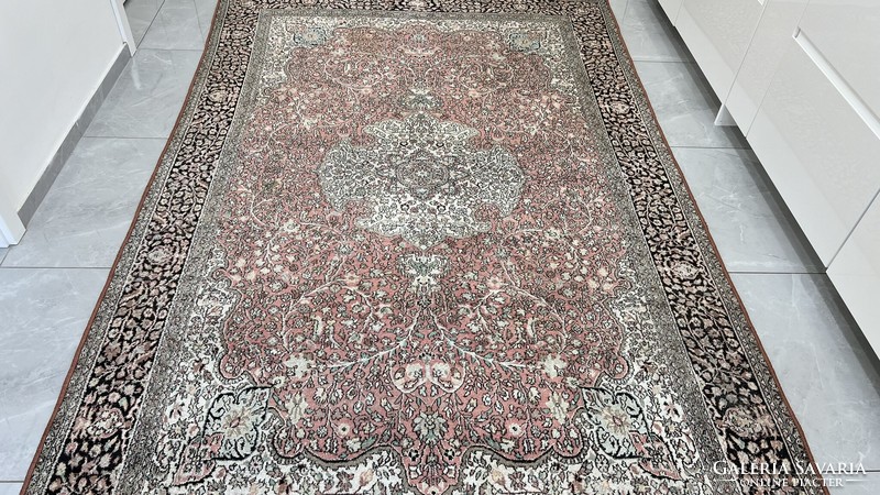 3629 Kasmíri hernyóselyem Isfahan kézi perzsa szőnyeg 175X277CM INGYEN FUTÁR