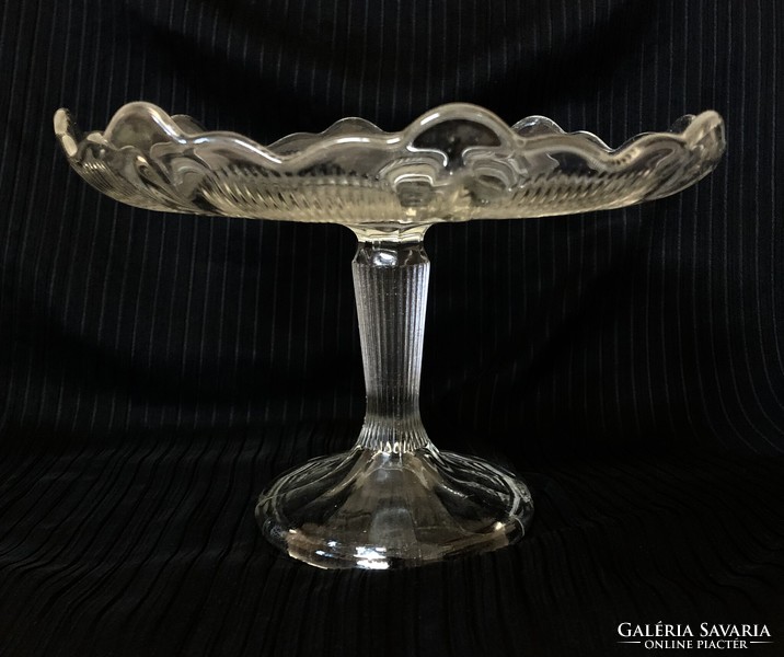 Glass cake plate with base