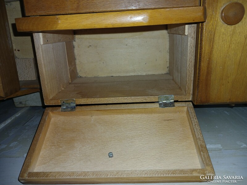 Vintage sewing chest gadget holder