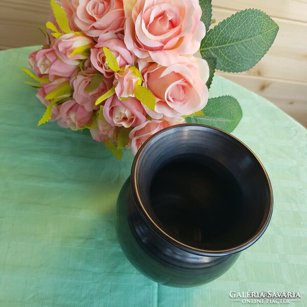 Prinknash English ceramic vase