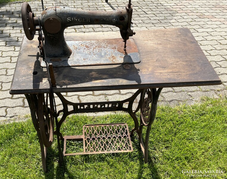 Singer régi varrógép vintage 16K36 sorsz. az asztalka dekorációs célra felújítható antik, régiség