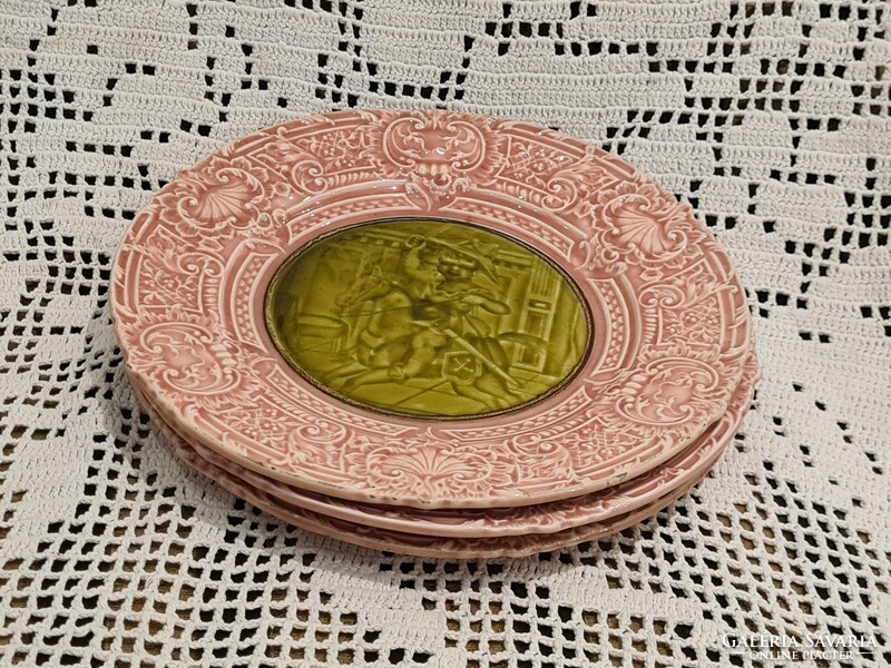 Antique villeroy & boch schramberg majolica flat plate, offering, center table with plates