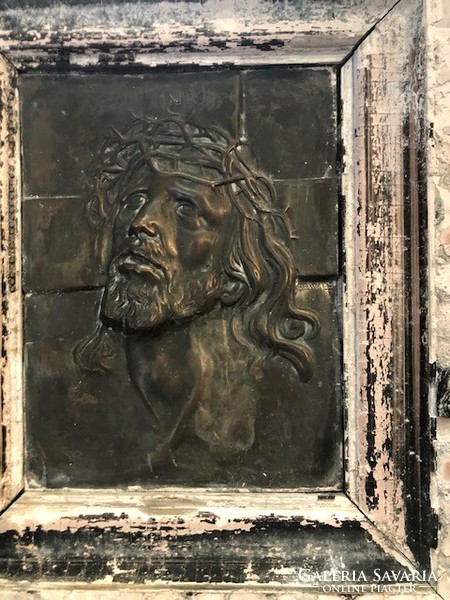 Bronze wall picture of Christ, with Oswald sign, 25 x 20 cm.