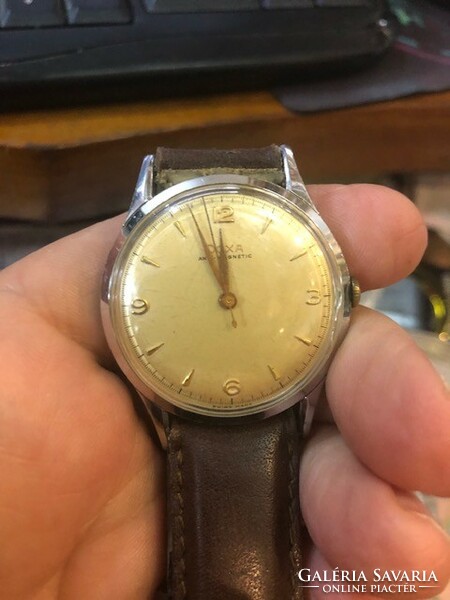 Doxa men's Swiss watch from the 1960s, working.
