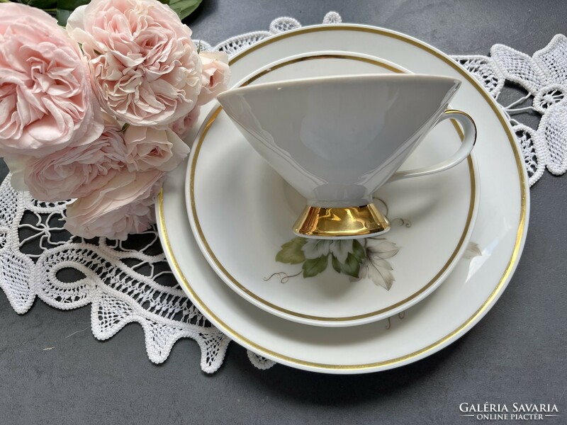 Wonderful collector's art deco hand gilded grape leaf winterling Bavarian breakfast tea cup trio