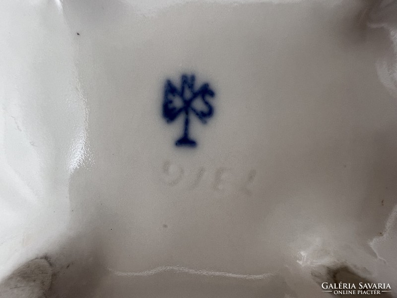 Old, retro porcelain bonbonier, 10 x 9 cm. 5093