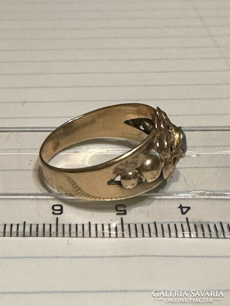 Mutatós 14 kr aranygyűrű szép topazzal diszitve eladó78.000.-