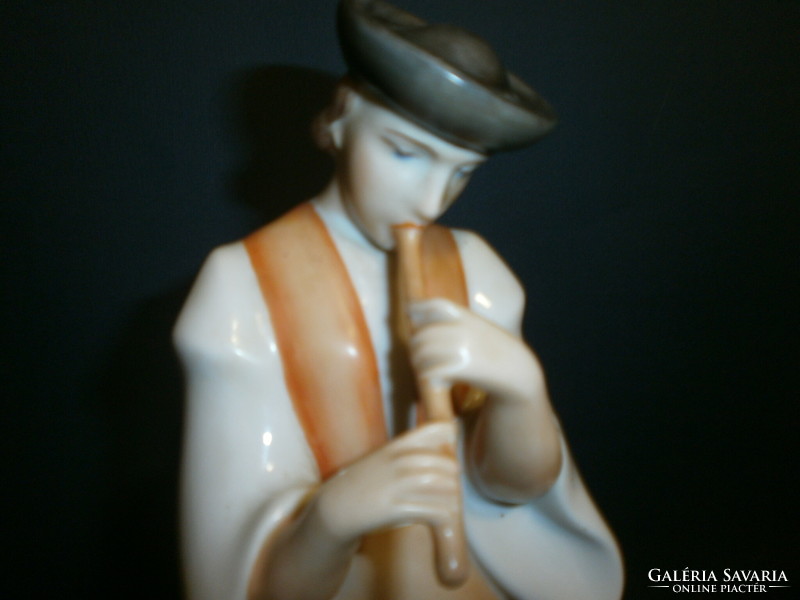 Zsolnay flute figure