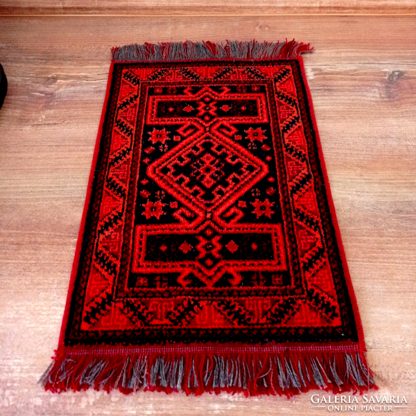 Small wool carpet, tablecloth,