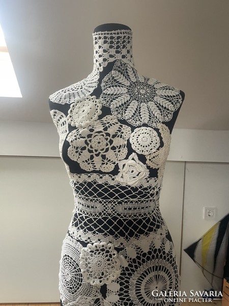 Decor mannequin - with hand lace