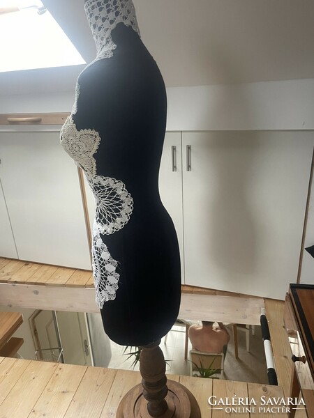 Decor mannequin - with hand lace