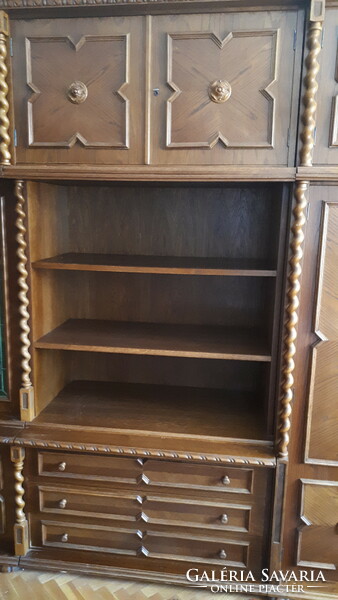 Colonial wardrobe for sale in excellent condition!