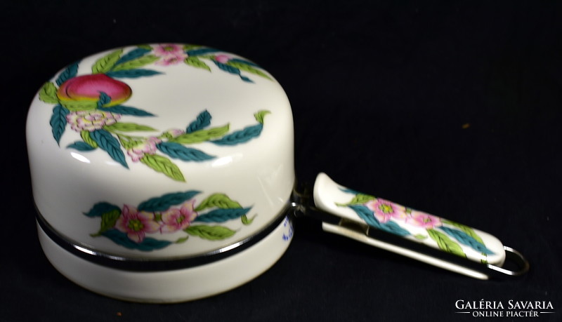 French porcelain body and handle sauce maker (?) Decorative dish