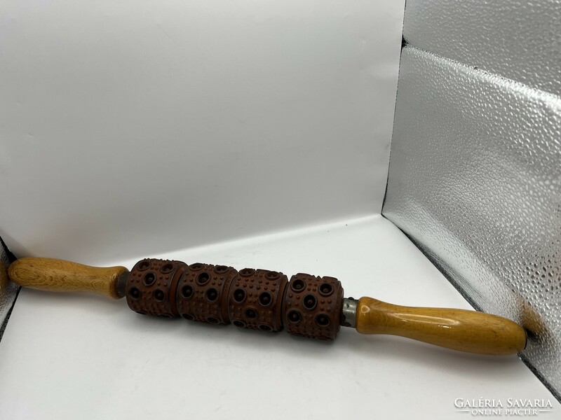 Vintage punkt-rollers marked manual rubber massage roller with wooden handle.5069