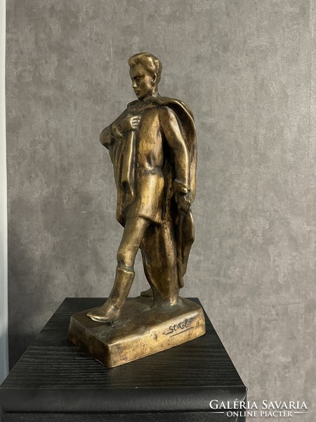 Strobl Zsigmond of Kisfaludi: Wandering Petőfi bronze statue
