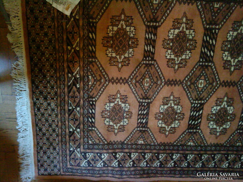 Hand-knotted Pakistani silk Persian rug