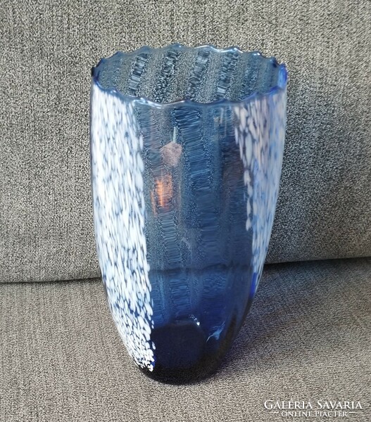 Kobaltkék üveg váza