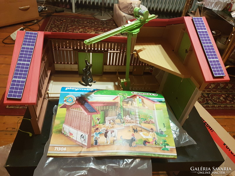 Playmobil large farm with pets and crane (71304) new