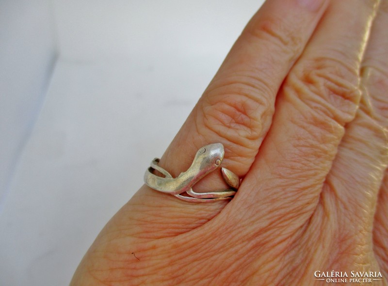 Nice small silver little finger ring with a snake