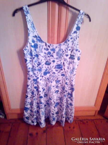 Kék Virágmintás ruha S-M méretű, Újszerű állapotban