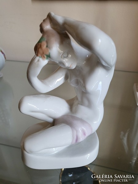 Aquincum porcelain female statue
