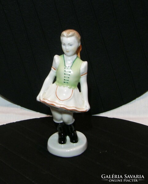 Ritka Aquincumi kislány figura